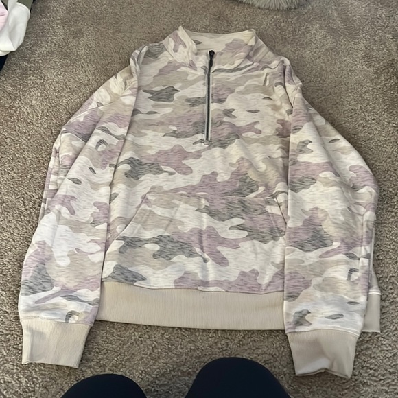 Quarter zip pull over - Picture 1 of 1